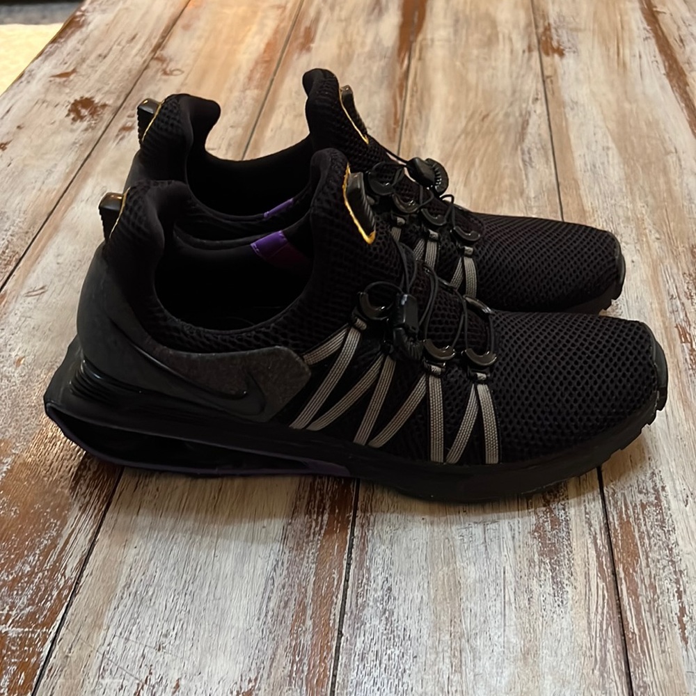 Nike Shox Size 9